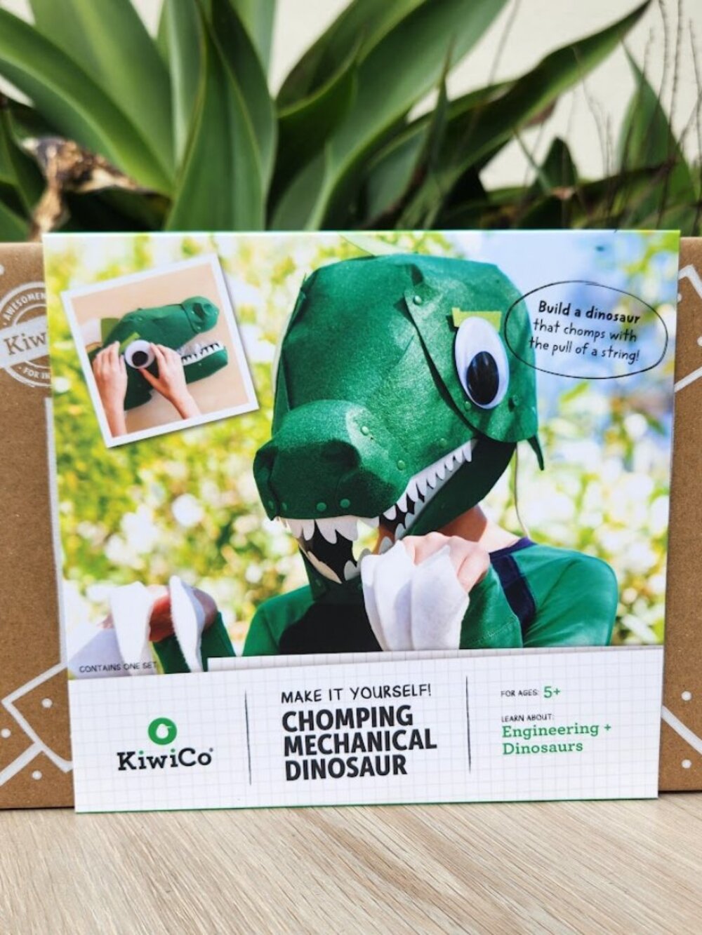 NEW KiwiCo. Kiwi Co. Chomping Head Paleontologist Fossils Dinosaur Science Kit C